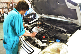 �G���W�����[���_��